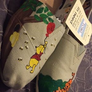 Custom toms “Winnie the pooh” size 8w